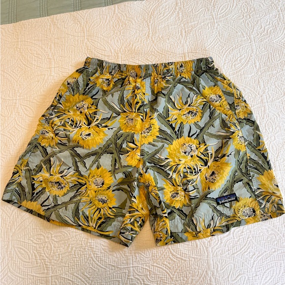 Patagonia Sunflower Shorts Vintage Size S EUC - Picture 1 of 9